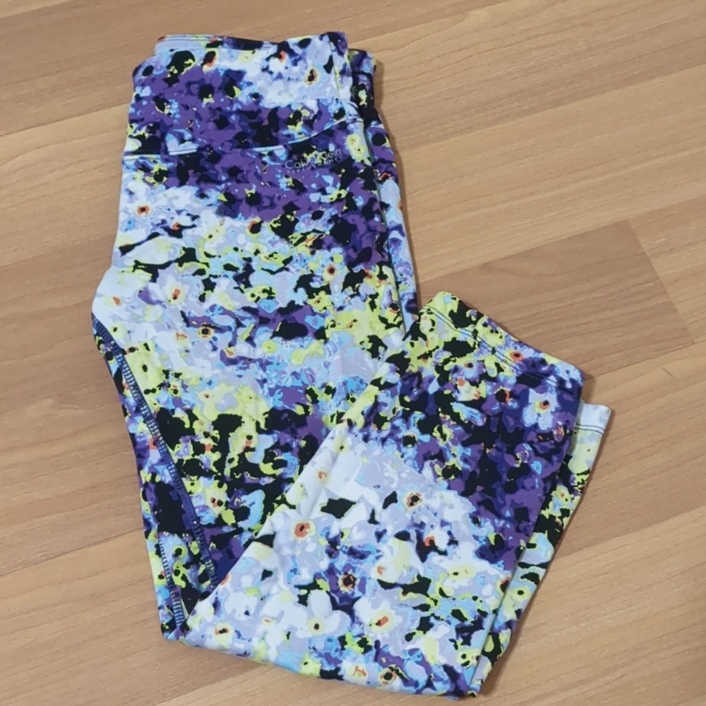 80s inspired workout capris